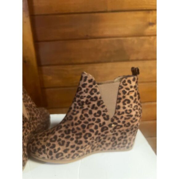 Dunes Zoey leopard Faux Suede Wedge Boot Sz 9.5 NWB - Picture 5 of 9